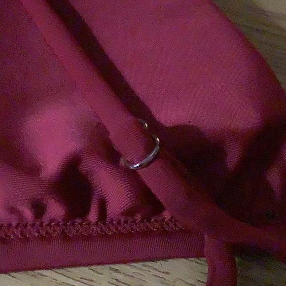 Bikini top wine color triangle shaped size Med sophisticated & sexy 💄🥀 - Picture 7 of 7